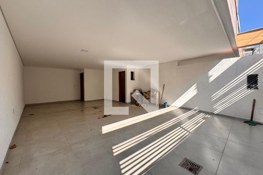 Garagem de casa à venda com 3 quartos, 206m² em Vila Santo Alberto, Santo André
