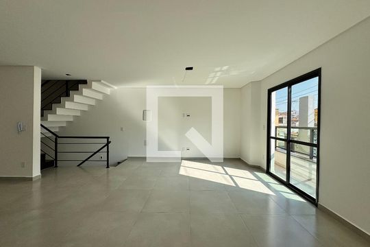 Sala de casa à venda com 3 quartos, 206m² em Vila Santo Alberto, Santo André