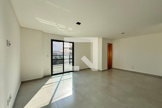 Sala de casa à venda com 3 quartos, 206m² em Vila Santo Alberto, Santo André