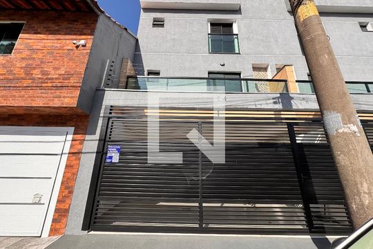 Fachada + plaquinha de casa à venda com 3 quartos, 206m² em Vila Santo Alberto, Santo André