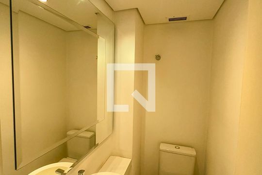 Banheiro de apartamento à venda com 4 quartos, 191m² em Sumaré, São Paulo