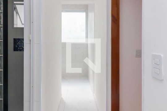 Corredor Quartos de casa para alugar com 1 quarto, 85m² em Rochdale, Osasco