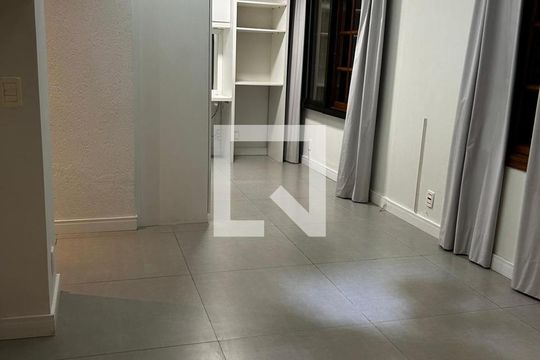 Quarto de apartamento para alugar com 1 quarto, 165m² em Petrópolis, Porto Alegre