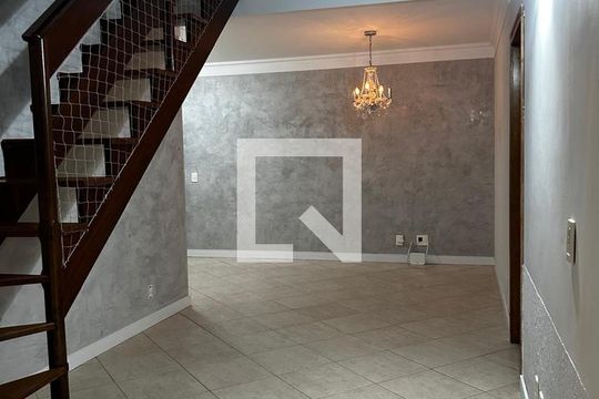 Sala de apartamento para alugar com 1 quarto, 165m² em Petrópolis, Porto Alegre