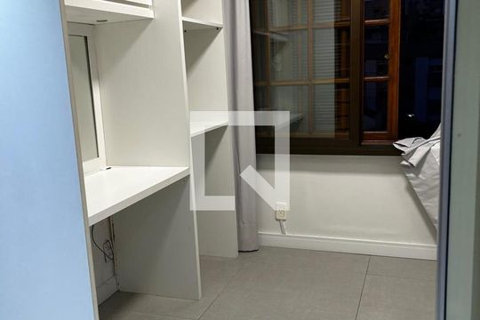 Quarto de apartamento para alugar com 1 quarto, 165m² em Petrópolis, Porto Alegre