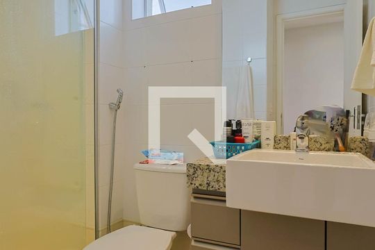 Banheiro de apartamento para alugar com 4 quartos, 240m² em Paquetá, Belo Horizonte