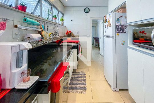 Cozinha de apartamento à venda com 3 quartos, 143m² em Pinheiros, São Paulo