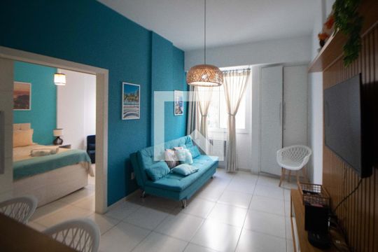 Kitnet/Studio à venda com 1 quarto, 45m² em Copacabana, Rio de Janeiro