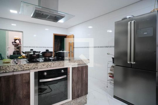 Cozinha de casa à venda com 3 quartos, 113m² em Vila Guilhermina, São Paulo