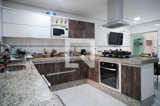Cozinha de casa à venda com 3 quartos, 113m² em Vila Guilhermina, São Paulo