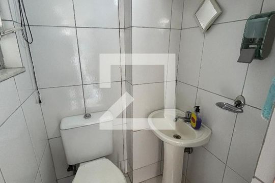 Lavabo de casa à venda com 4 quartos, 480m² em Higienópolis, Rio de Janeiro