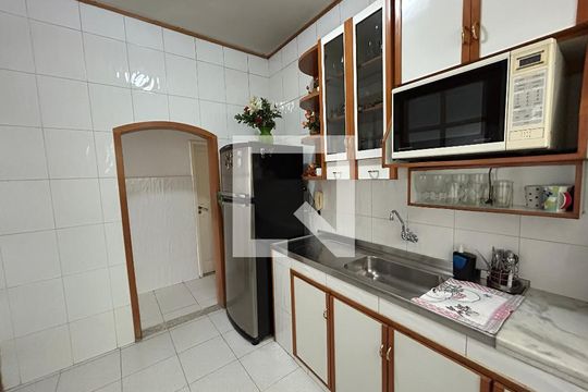 Cozinha de casa para alugar com 4 quartos, 480m² em Higienópolis, Rio de Janeiro