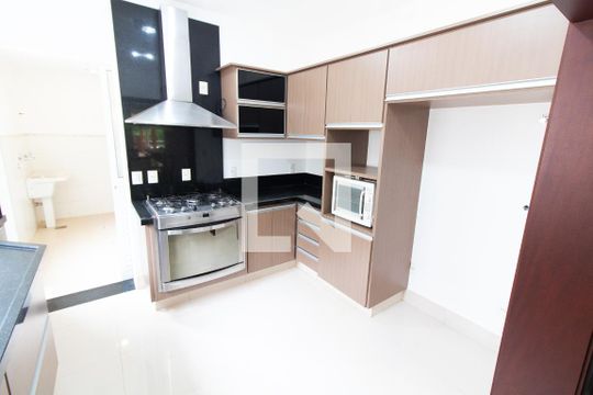Cozinha de casa de condomínio para alugar com 4 quartos, 350m² em Bosque das Palmeiras, Campinas
