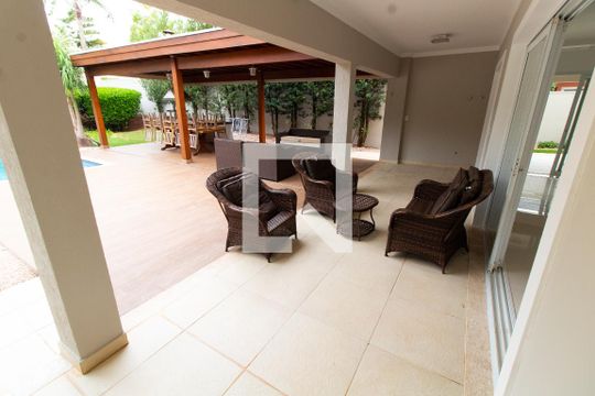 Área Externa de casa de condomínio para alugar com 4 quartos, 350m² em Bosque das Palmeiras, Campinas