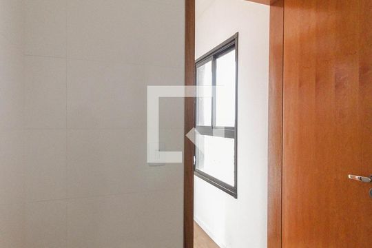 Banheiro de apartamento à venda com 2 quartos, 51m² em Parque Cruzeiro do Sul, São Paulo