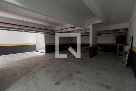 Estacionamento de apartamento à venda com 2 quartos, 51m² em Parque Cruzeiro do Sul, São Paulo