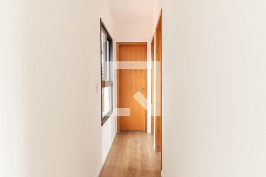 Corredor de apartamento à venda com 2 quartos, 51m² em Parque Cruzeiro do Sul, São Paulo