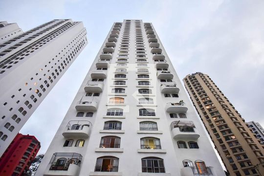 Fachada de apartamento à venda com 3 quartos, 220m² em Real Parque, São Paulo