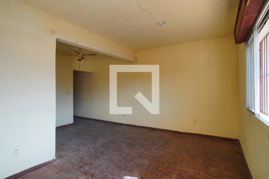 Sala de casa à venda com 3 quartos, 140m² em Vila Jardim, Porto Alegre