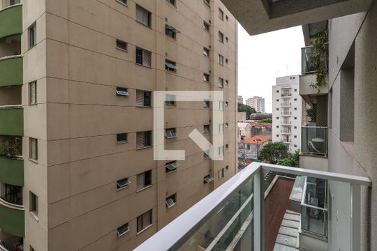 Varanda de kitnet/studio à venda com 1 quarto, 28m² em Aclimação, São Paulo