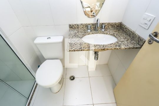 Banheiro de kitnet/studio à venda com 1 quarto, 28m² em Aclimação, São Paulo
