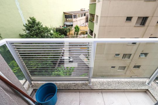 Varanda de kitnet/studio à venda com 1 quarto, 28m² em Aclimação, São Paulo