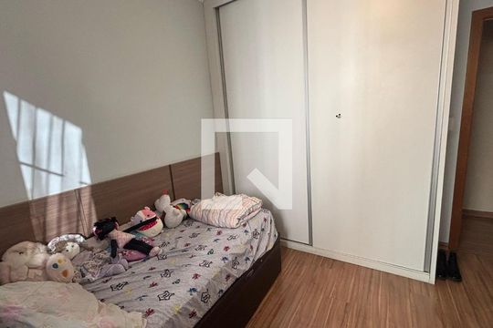Quarto 2 de casa à venda com 3 quartos, 250m² em Ana Lúcia, Belo Horizonte