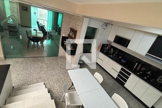 Cozinha de casa à venda com 3 quartos, 250m² em Ana Lúcia, Belo Horizonte