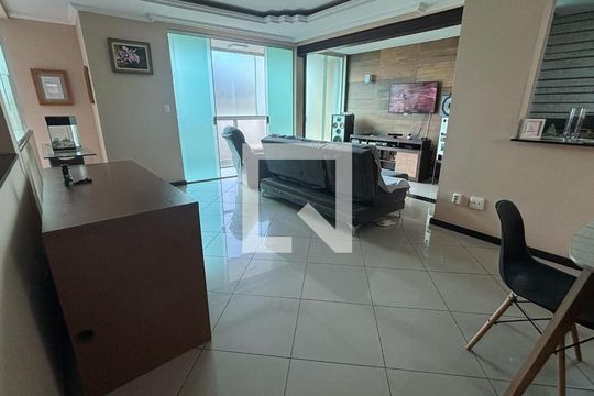 Sala de casa à venda com 3 quartos, 250m² em Ana Lúcia, Belo Horizonte