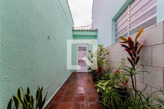 Quintal Casa dos Fundos de casa à venda com 3 quartos, 160m² em Ipiranga, São Paulo