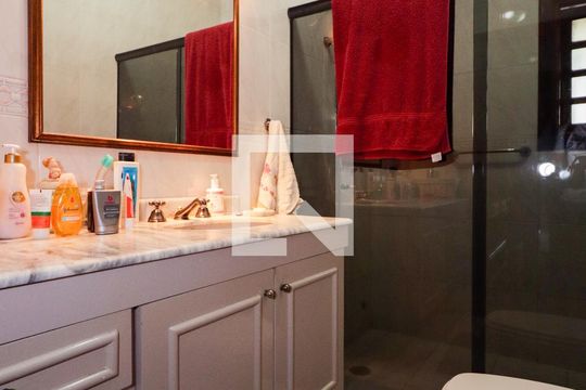 Banheiro de casa à venda com 4 quartos, 500m² em Jardim Leonor, São Paulo