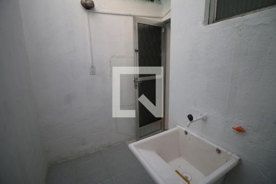 Área de Serviço de casa para alugar com 1 quarto, 70m² em Irajá, Rio de Janeiro