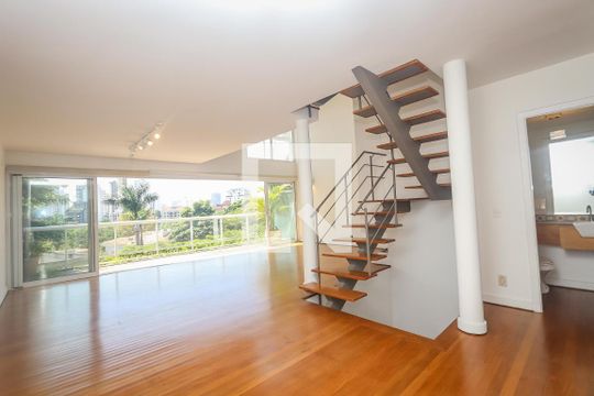 Casa de Condomínio à venda com 3 quartos, 350m² em Real Parque, São Paulo