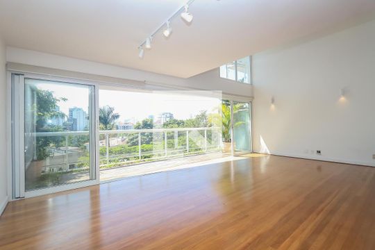Sala de casa de condomínio à venda com 3 quartos, 350m² em Real Parque, São Paulo