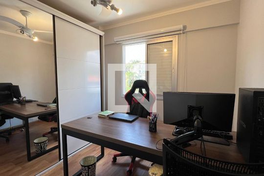 Quarto 1 de apartamento para alugar com 2 quartos, 57m² em Vila Madalena, São Paulo