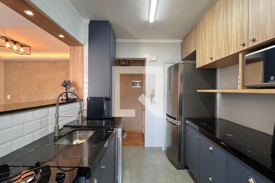 Cozinha de apartamento para alugar com 2 quartos, 57m² em Vila Madalena, São Paulo
