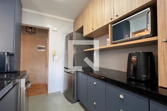 Cozinha de apartamento para alugar com 2 quartos, 57m² em Vila Madalena, São Paulo