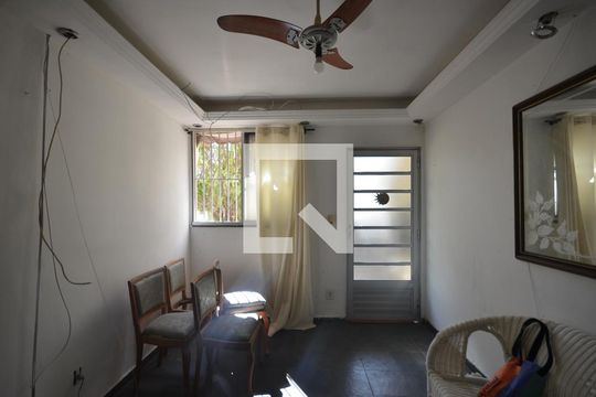 Sala de apartamento para alugar com 2 quartos, 40m² em Cosmos, Rio de Janeiro