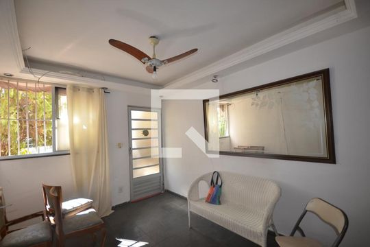 Apartamento para alugar com 2 quartos, 40m² em Cosmos, Rio de Janeiro