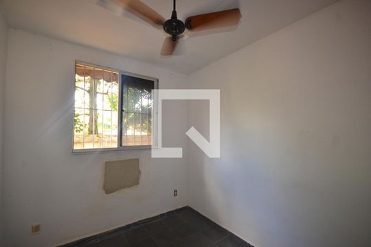Quarto 1 de apartamento para alugar com 2 quartos, 40m² em Cosmos, Rio de Janeiro