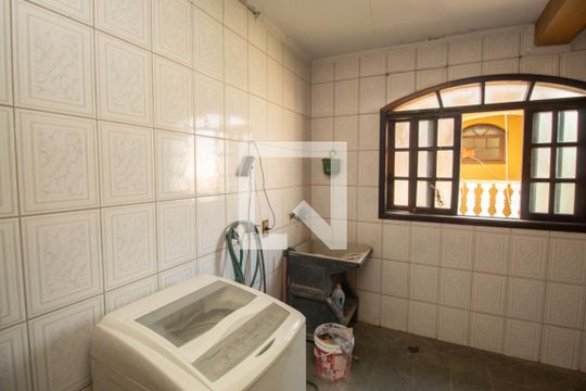 Área de Serviço de casa à venda com 5 quartos, 510m² em Vila Nilo, São Paulo