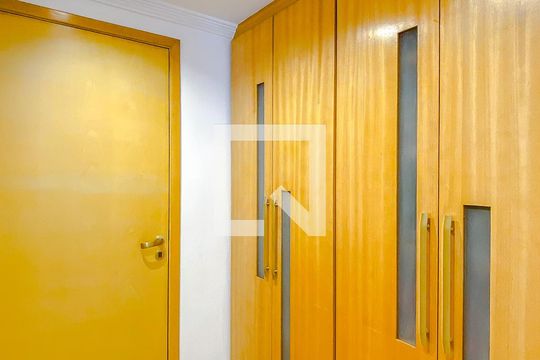 Suíte de casa à venda com 3 quartos, 200m² em Vila Gomes Cardim, São Paulo