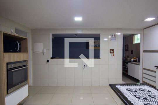 Cozinha de casa de condomínio à venda com 3 quartos, 150m² em Vargem Pequena, Rio de Janeiro