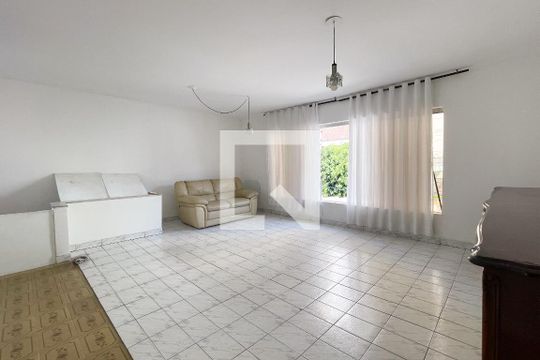 Casa à venda com 4 quartos, 220m² em Vila Dayse, São Bernardo do Campo