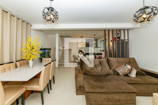 Sala de apartamento à venda com 2 quartos, 140m² em Chácara Cotia, Contagem