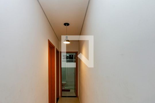 Corredor de apartamento à venda com 2 quartos, 140m² em Chácara Cotia, Contagem