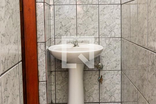 Banheiro do Salão de casa à venda com 3 quartos, 100m² em Jardim Artur Alvim, São Paulo