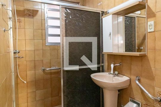 Banheiro de casa à venda com 3 quartos, 100m² em Jardim Artur Alvim, São Paulo
