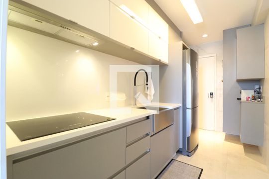 Cozinha de apartamento à venda com 3 quartos, 96m² em Vila Anastácio, São Paulo