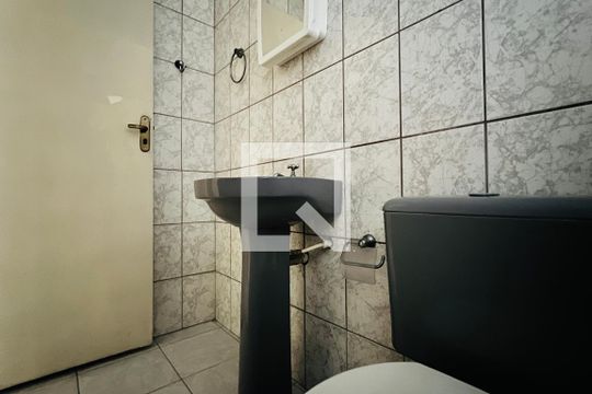 Banheiro de casa para alugar com 1 quarto, 50m² em Parque Continental, Guarulhos
